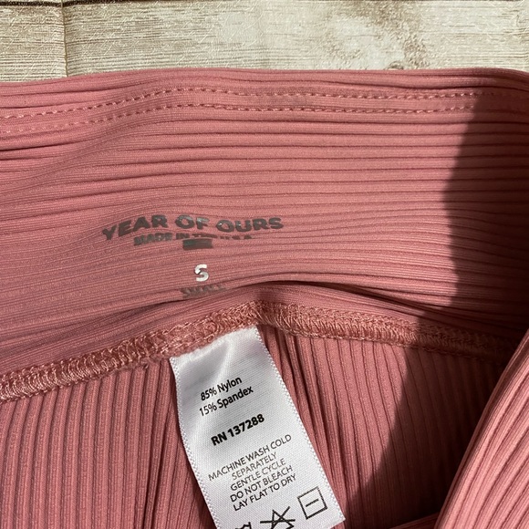 Year of ours ribbed sports bra and leggings - Picture 5 of 8